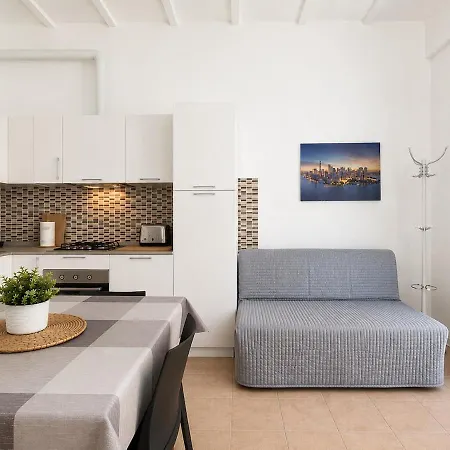 Tessuti - Via Trento Daire *